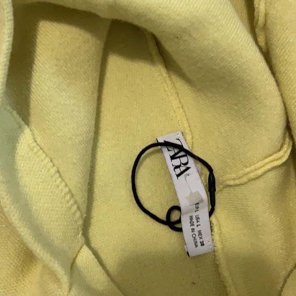Yellow cropped Zara women’s hoodie - Picture 3 of 3